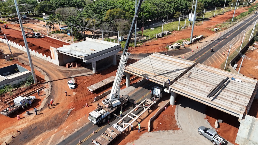 IÃ§amento das vigas do Viaduto do Jardim Veraneio Ã© concluÃ­do com antecedÃªncia e trÃ¢nsito na BR-163 jÃ¡ estÃ¡ liberado